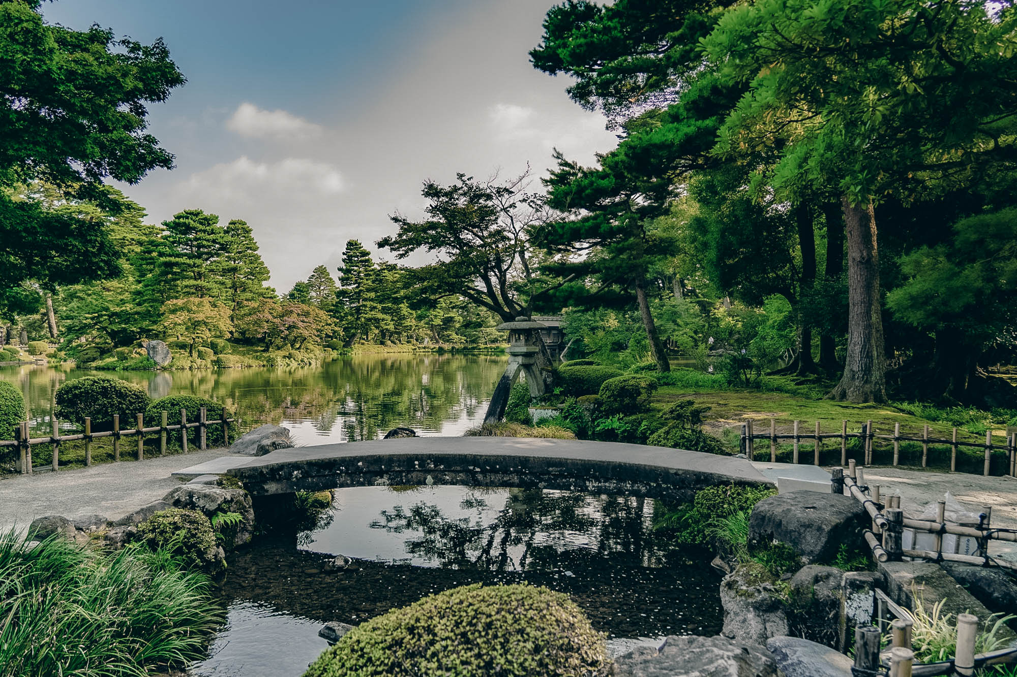 Kenrokuen: The Garden Where History and Legacy Bloom - PREMIUM